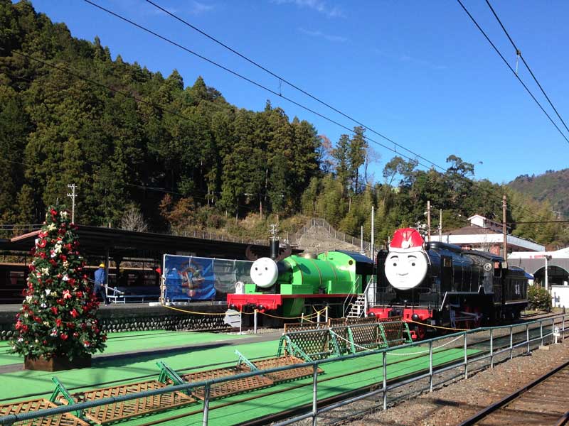 大井川鉄道のｓｌに乗ろう ｓｌ終着駅 千頭 せんず 駅 トーマスの仲間たちと転車台について タイガーポコのファミリアンライフ